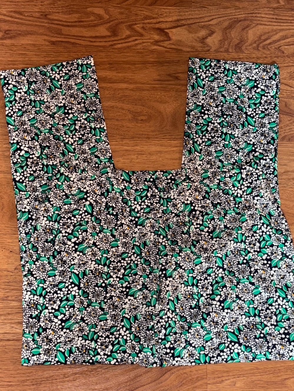 Lands’ End Casual Pants with Green Leaves and White Flowers